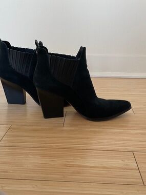 Donald Pliner black suede booties